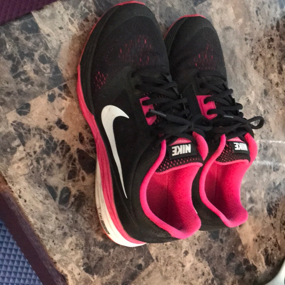 Nike trifusion running shoes barely worn